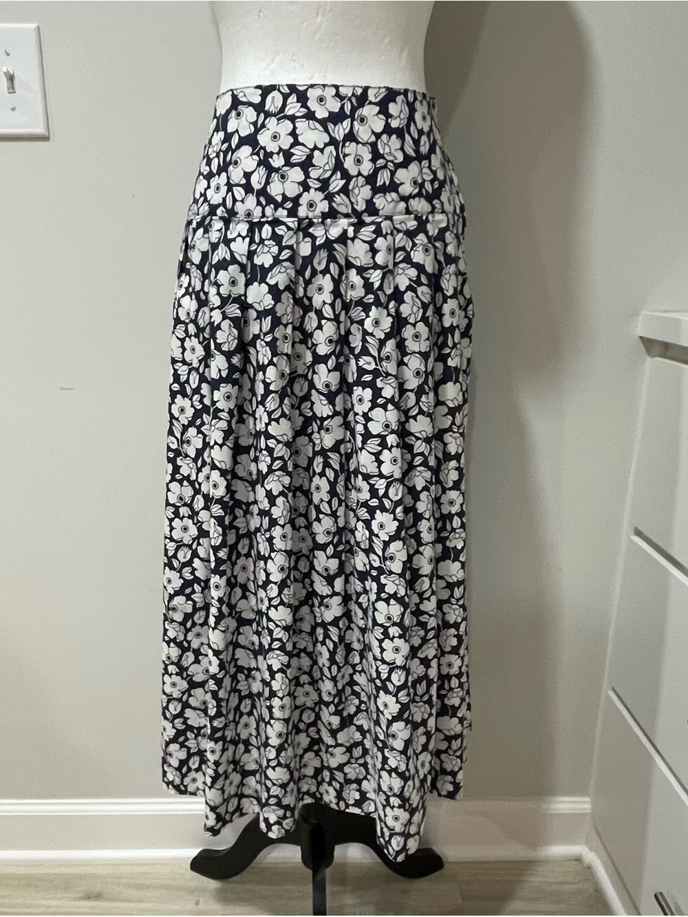 Vintage 1980s Laura Ashley Navy Blue White Floral Skirt Flowy Chinoiserie Cotton